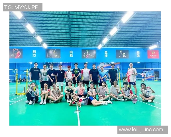 深圳羽毛球队与杭州羽毛球队赛后复盘分析灵活性表现及战术调整 深圳羽毛球队与杭州羽毛球队赛后复盘分析灵活性表现及战术调整